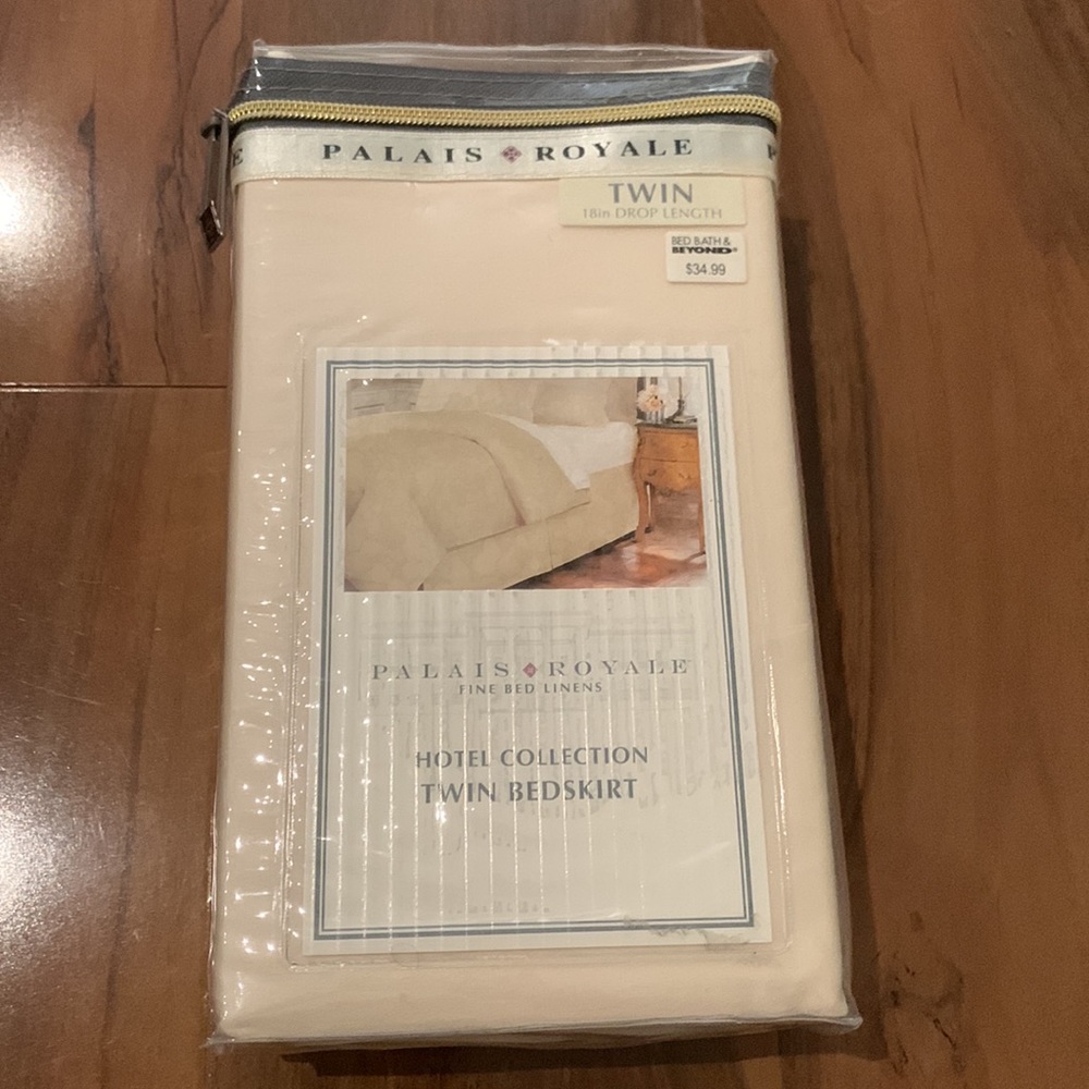 New Twin Bedskirt 18" Drop Palais Royale Fine Bed Linens 400 TC Cream Ivory NWT